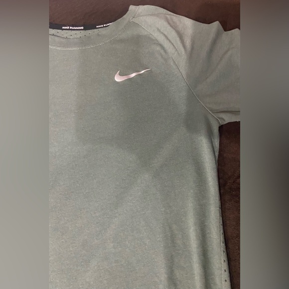 Nike Running Womens Size XS Khaki Green Mesh Back Short Sleeve T-Shirt - Picture 5 of 15